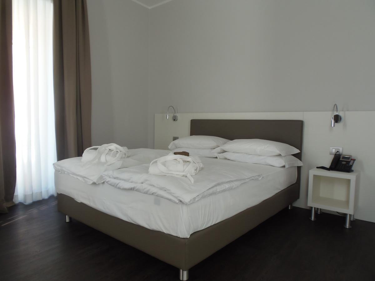 Albergo Dongo Exterior foto