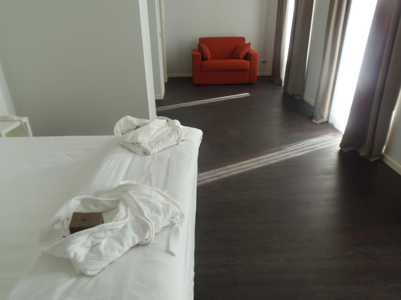 Albergo Dongo Exterior foto